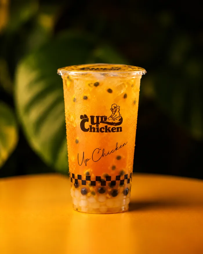 Maracuyá con boba y perlas de coco